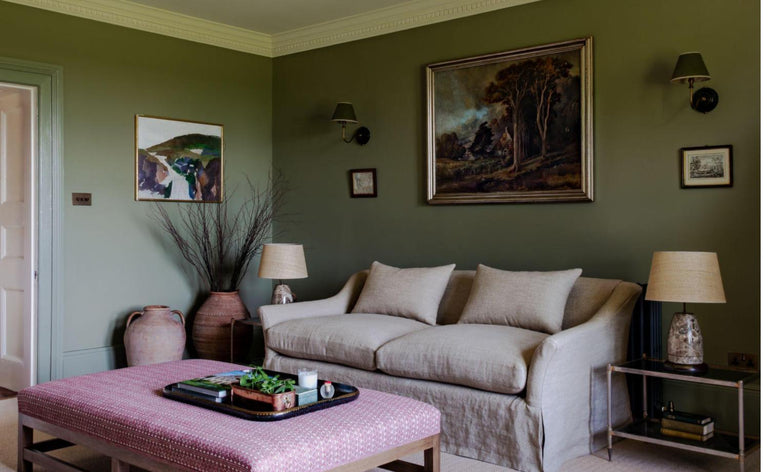 Traditional Elmstead Sofa | loose cover flat skirt