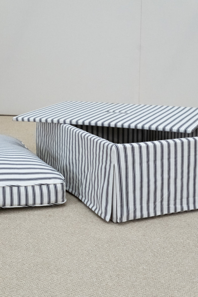 Hyde Dog Bed | Excellent Condition