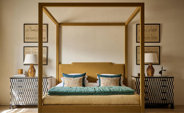 TP four poster bed