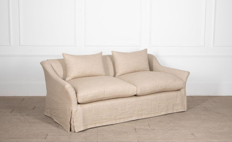 The Traditional Elmstead Sofa | loose cover flat skirt